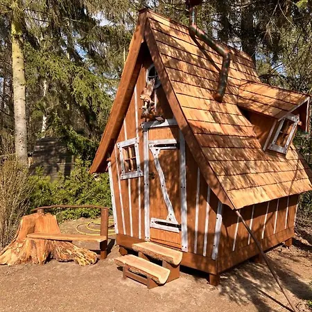 Dom wakacyjny Maerchenhuette- Campen Am Wald Und Neuruppin