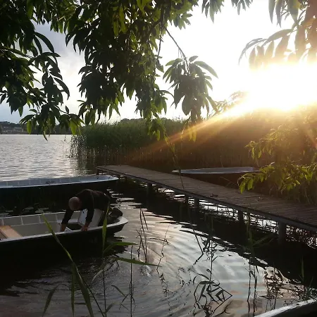 Maerchenhuette- Campen Am Wald Und Neuruppin