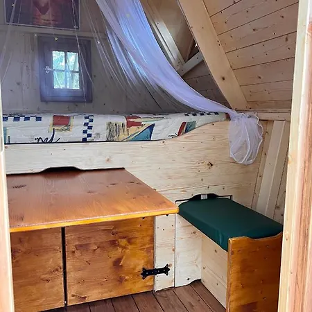 Maerchenhuette- Campen Am Wald Und * Neuruppin